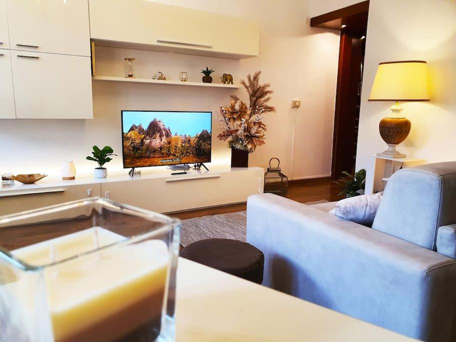 Appartamento King Center 9 Posti Letto- Grande Terrazza - 2 Bagni Privati *