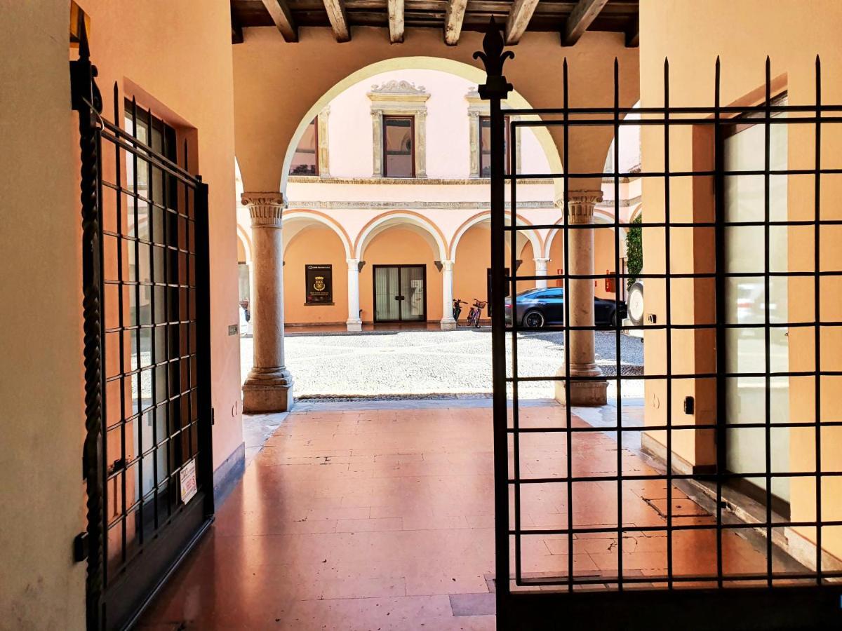 King Center 9 Posti Letto- Grande Terrazza - 2 Bagni Privati Appartamento *